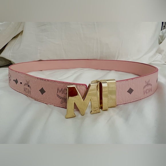 MCM Women’s Reversible Belt In Powder Pink - Picture 3 of 5